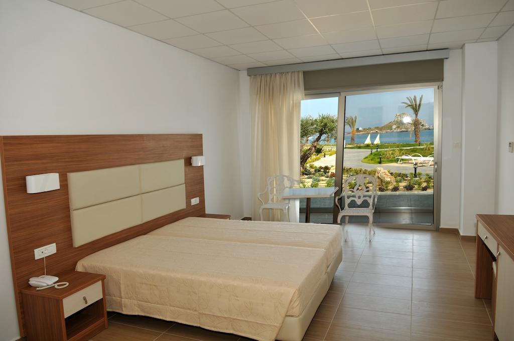 Royal Bay Suites Kefalos  Room photo